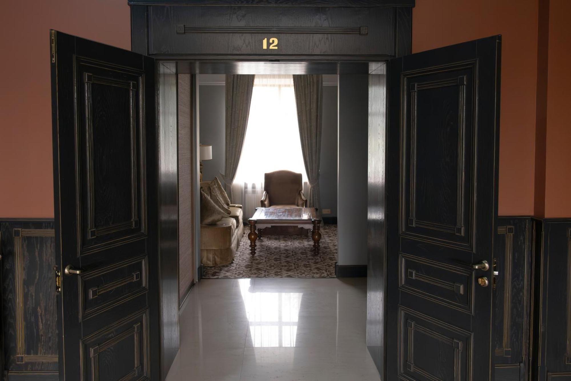 Plaza Hotel コクシェタウ エクステリア 写真